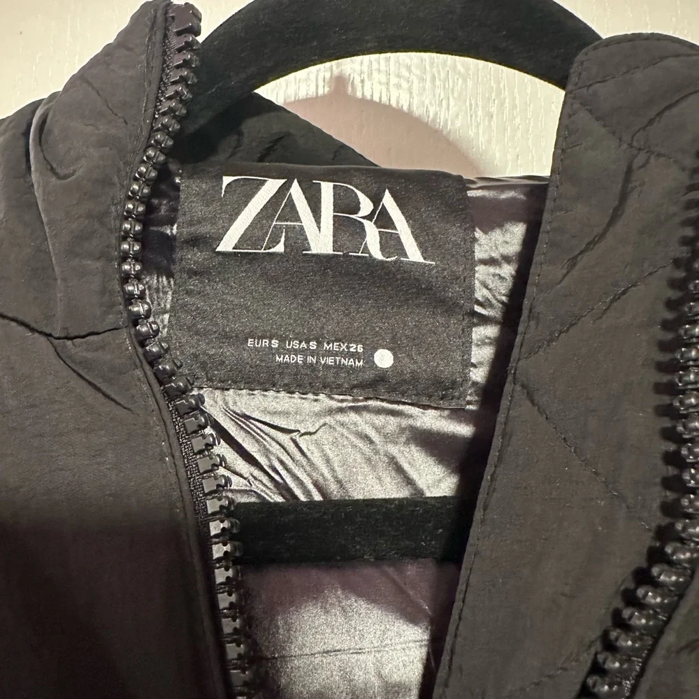 ZARA | Chaqueta Corta Acolchada (bomber jacket) - Picture 2 of 3